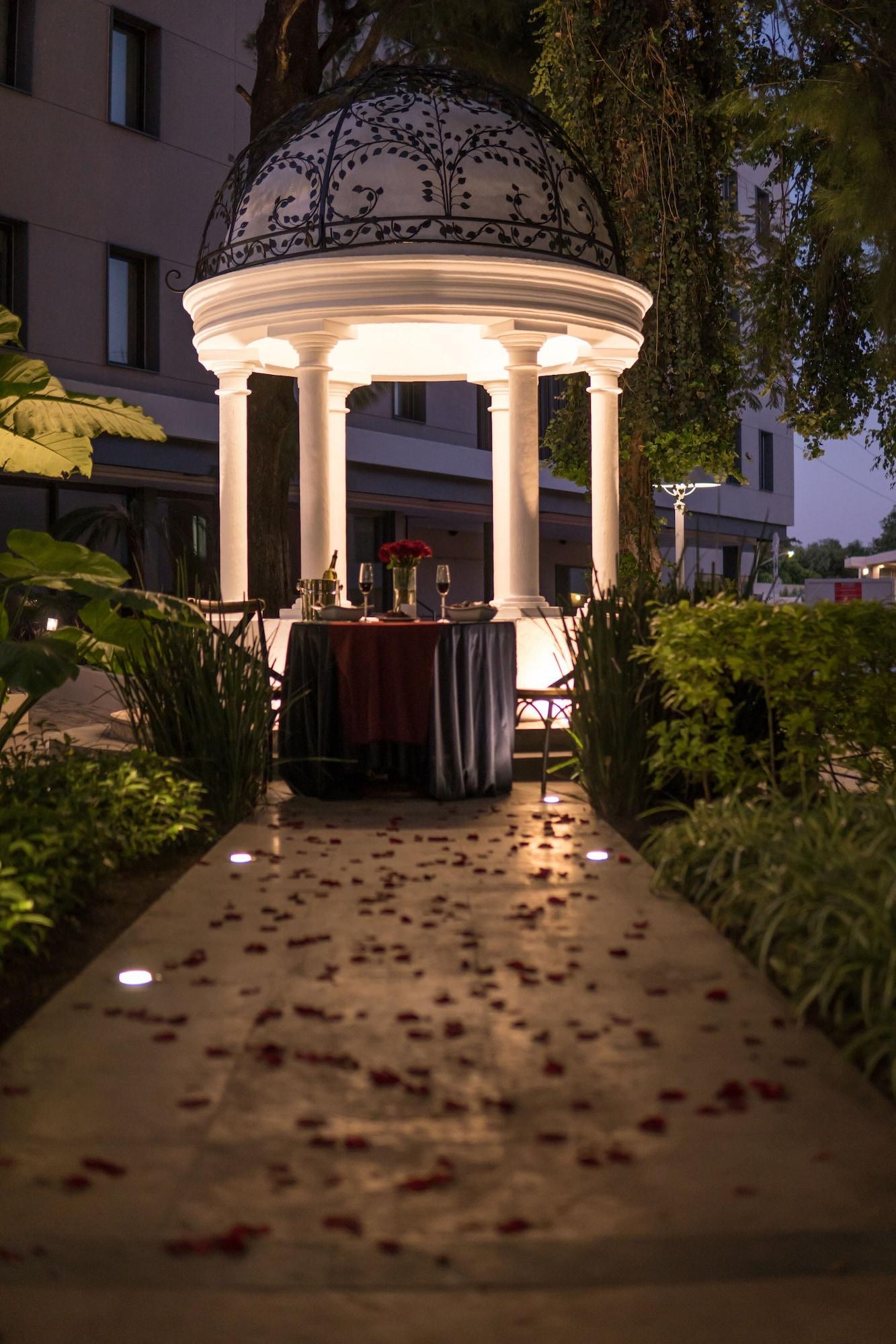 Hotel Ronda Minerva - Arborea Guadalajara Buitenkant foto