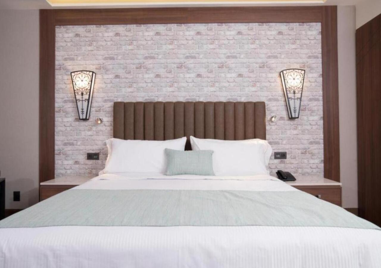 Hotel Ronda Minerva - Arborea Guadalajara Buitenkant foto